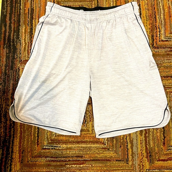 Mens Reebok Gray Running Workout Shorts Size Large Drawstring Stretch Waist - Picture 1 of 6